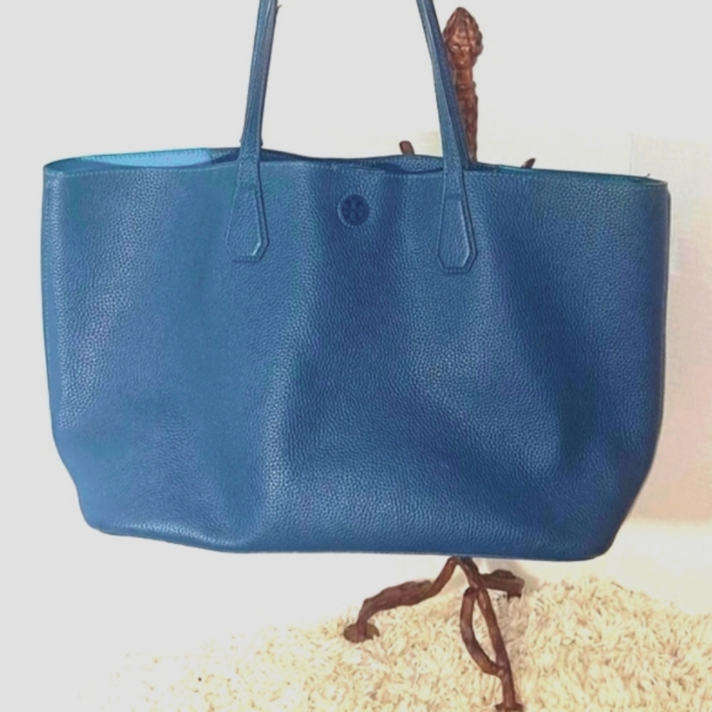 Tory Burch Teal tote with a few callouts w/ Dustbag